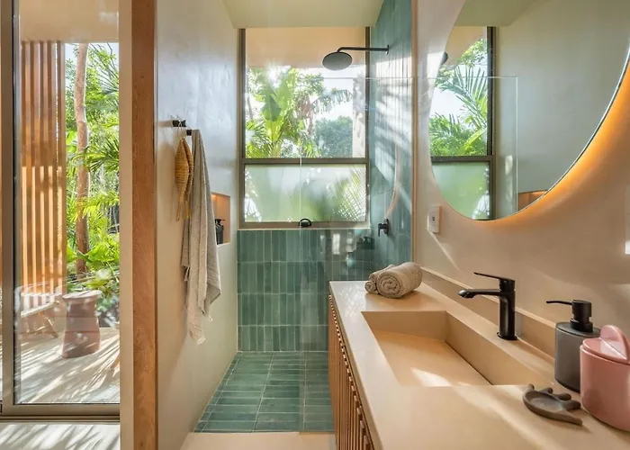 Amazing 1br Jungle With Restaurant, Pool And Gym